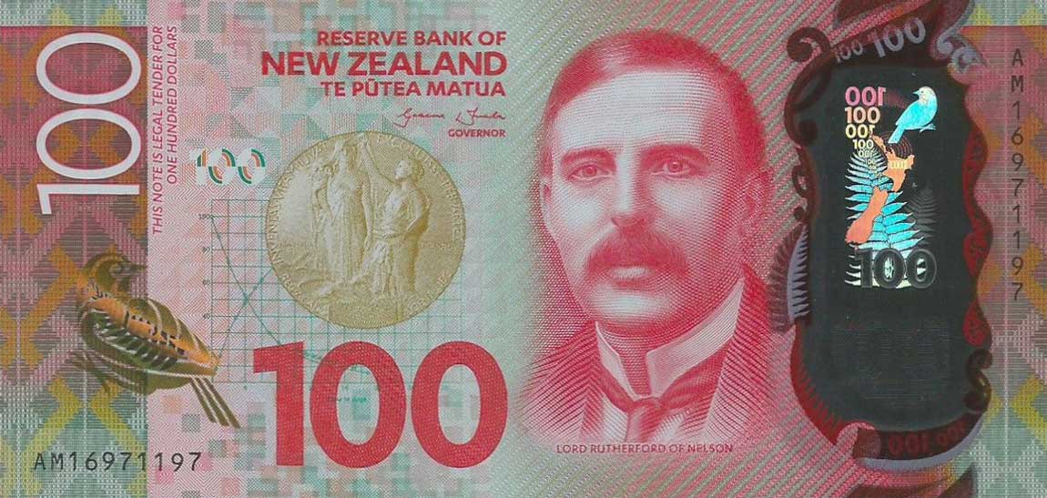 Front of New Zealand p195: 100 Dollars from 2016