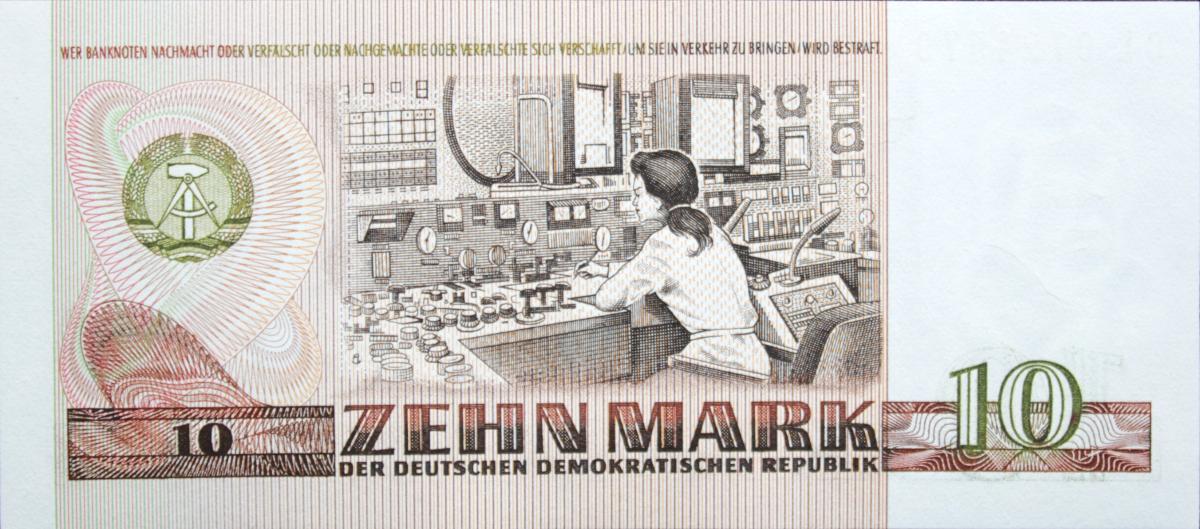 Back of German Democratic Republic p28b: 10 Mark from 1971